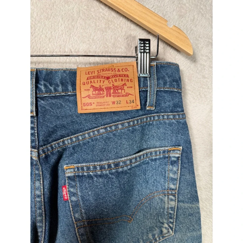 VTG Levis 505 Regular Fit Straight Leg Jeans Mens 32x34 Blue Medium Wash Denim